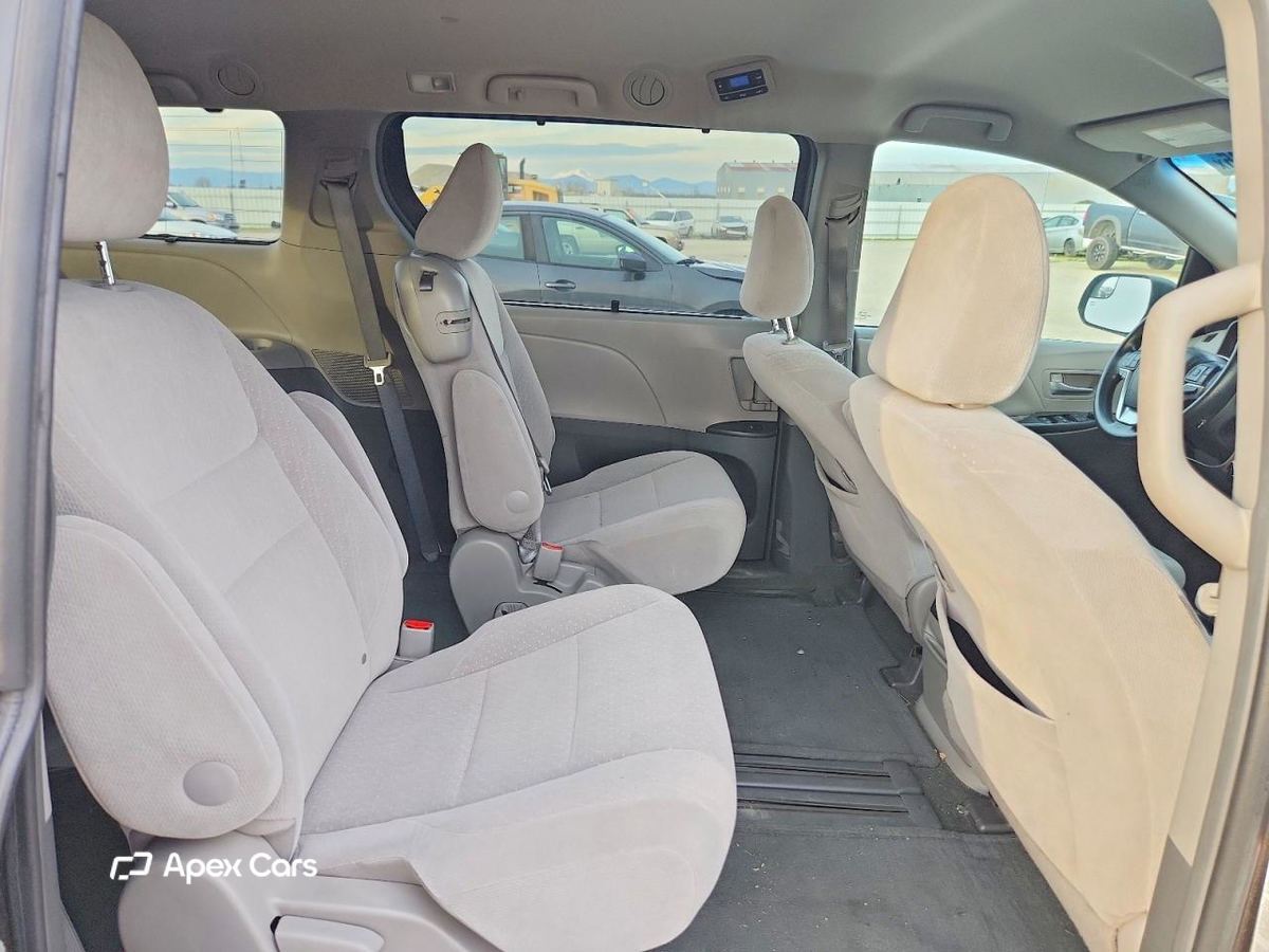 Toyota Sienna 2016