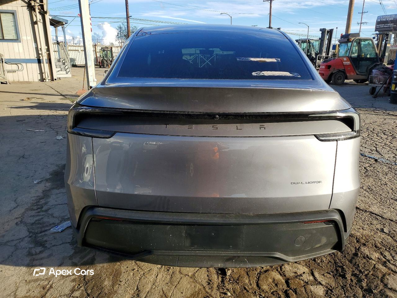 Tesla Model Y 2026