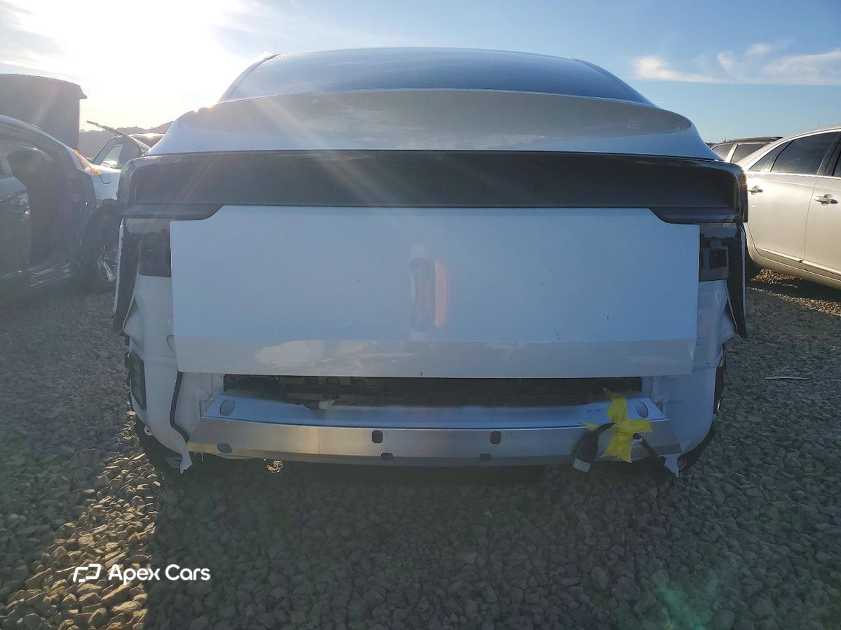 Tesla Model Y 2026