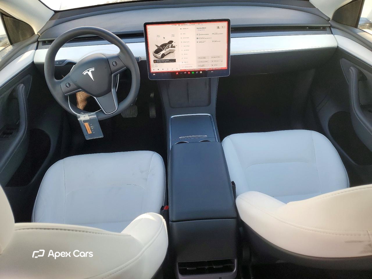 Tesla Model Y 2025