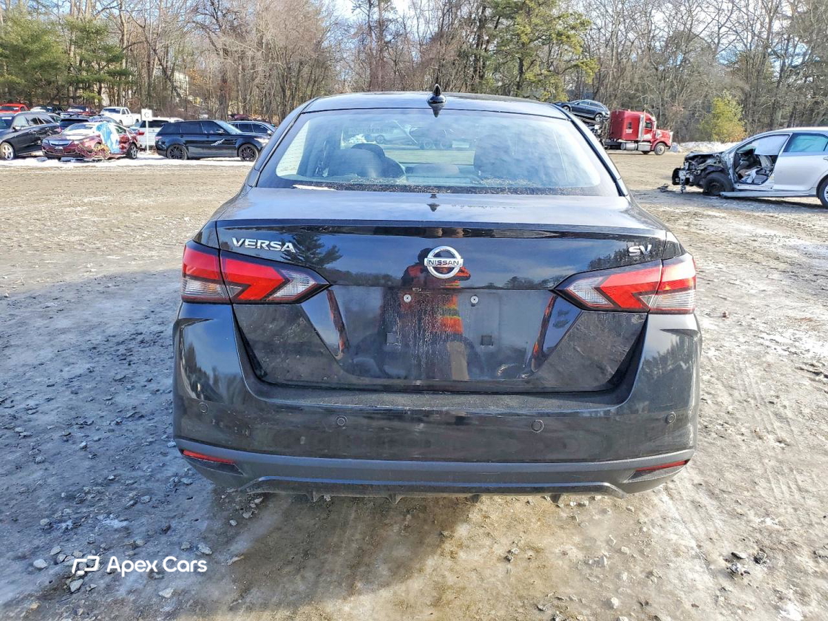 Nissan Versa 2021