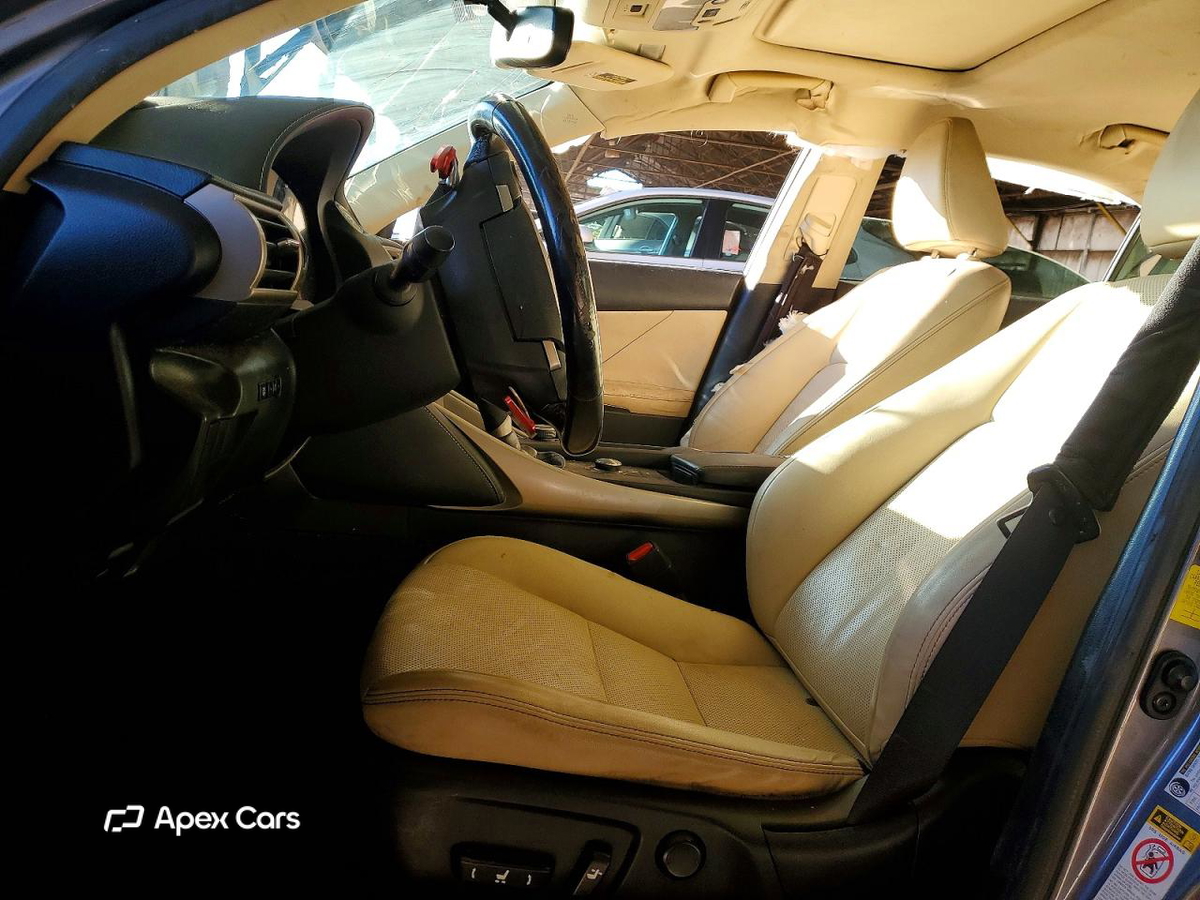 Lexus IS 2016