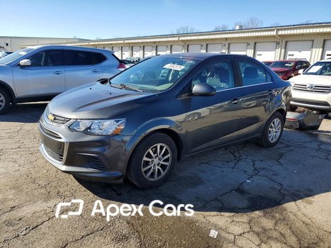 Chevrolet Sonic 2017 - Image 1 of 13