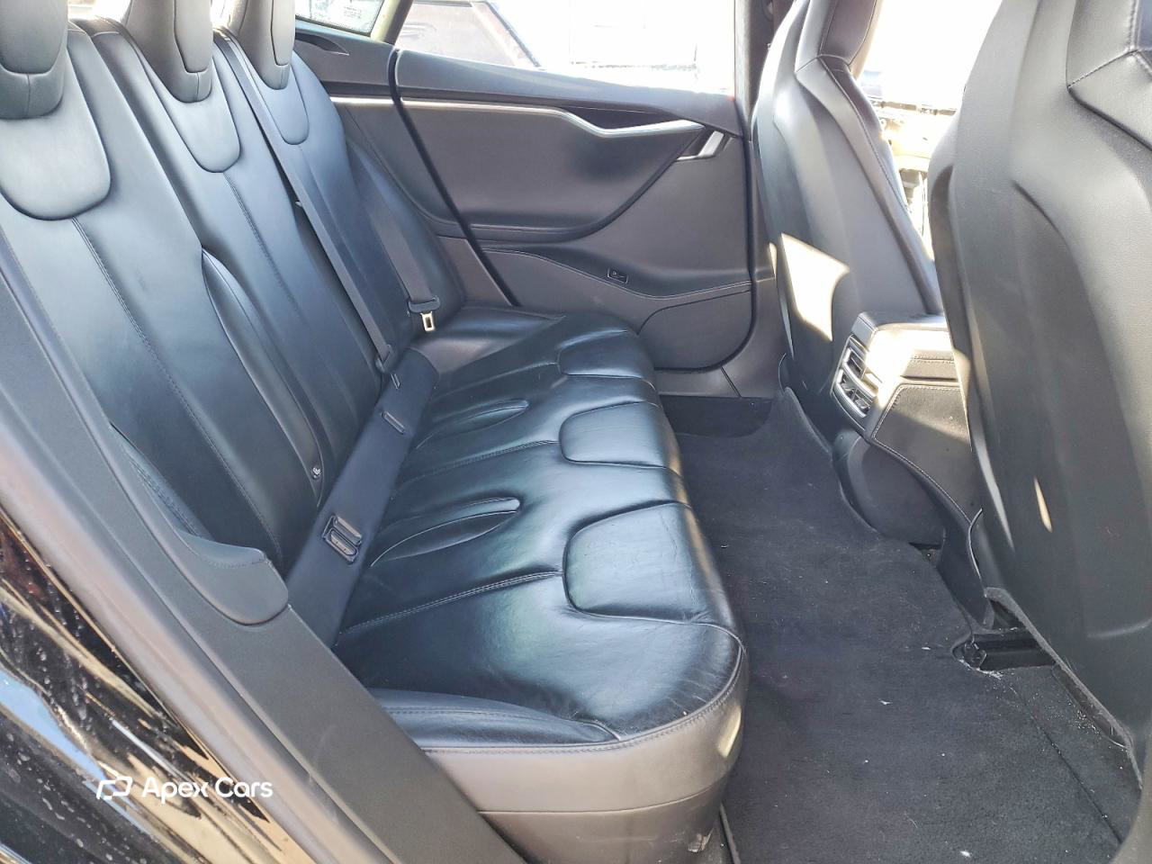 Tesla Model S 2015