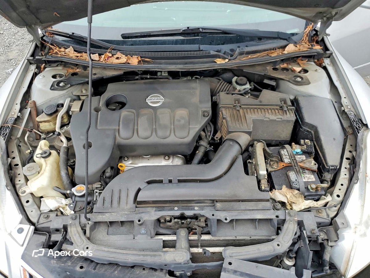 Nissan Altima 2010