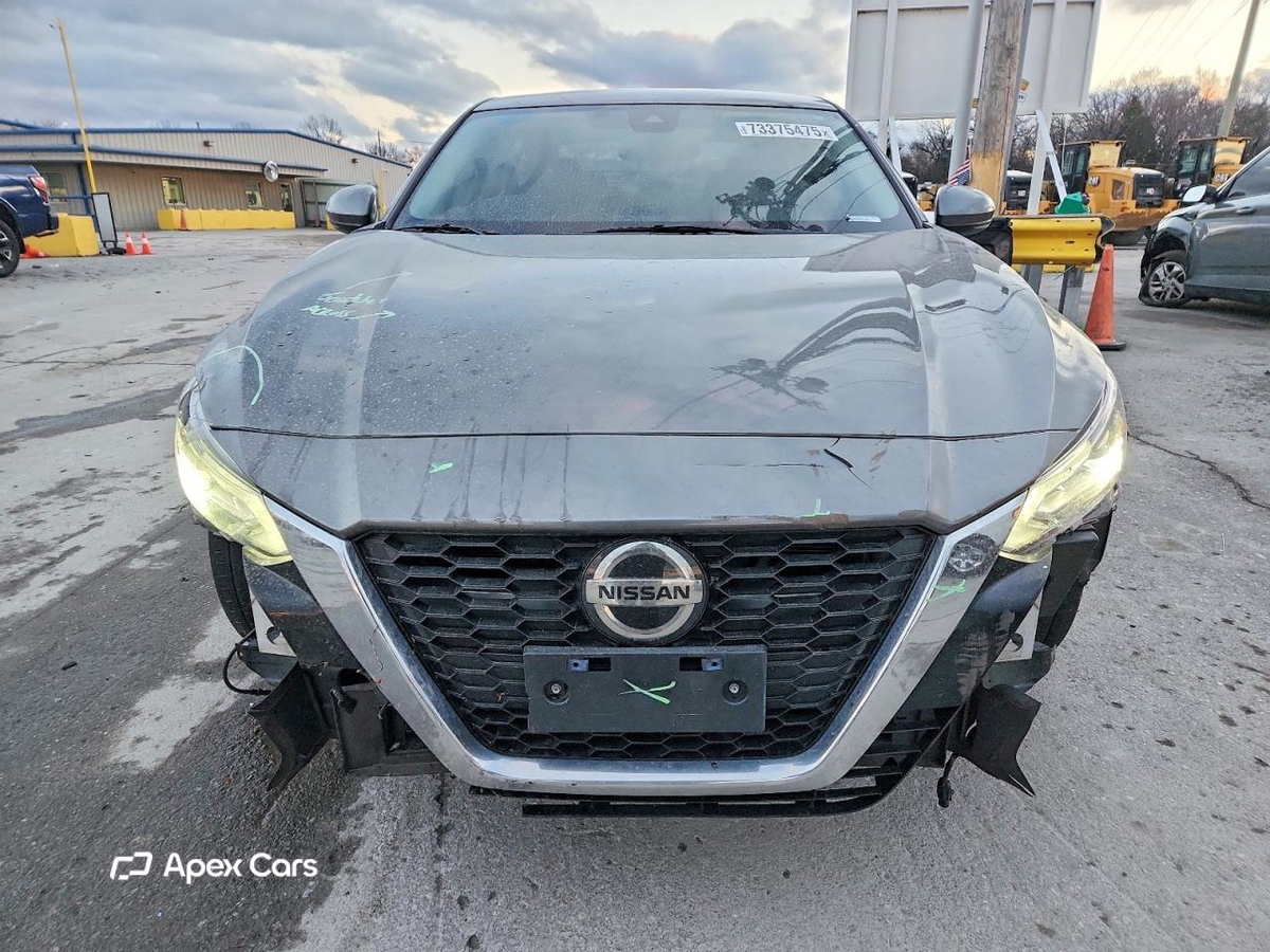 Nissan Altima 2019