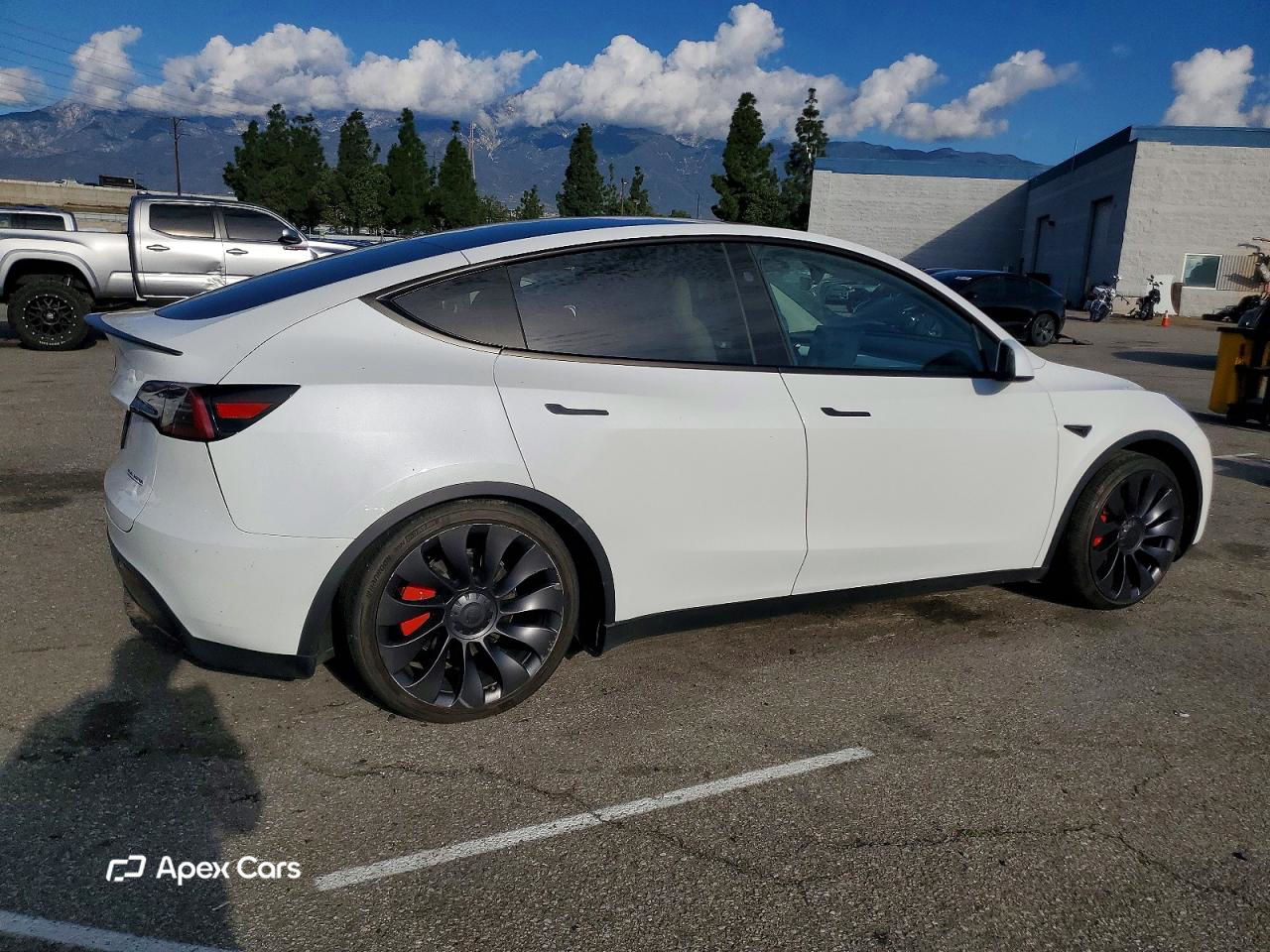 Tesla Model Y 2024
