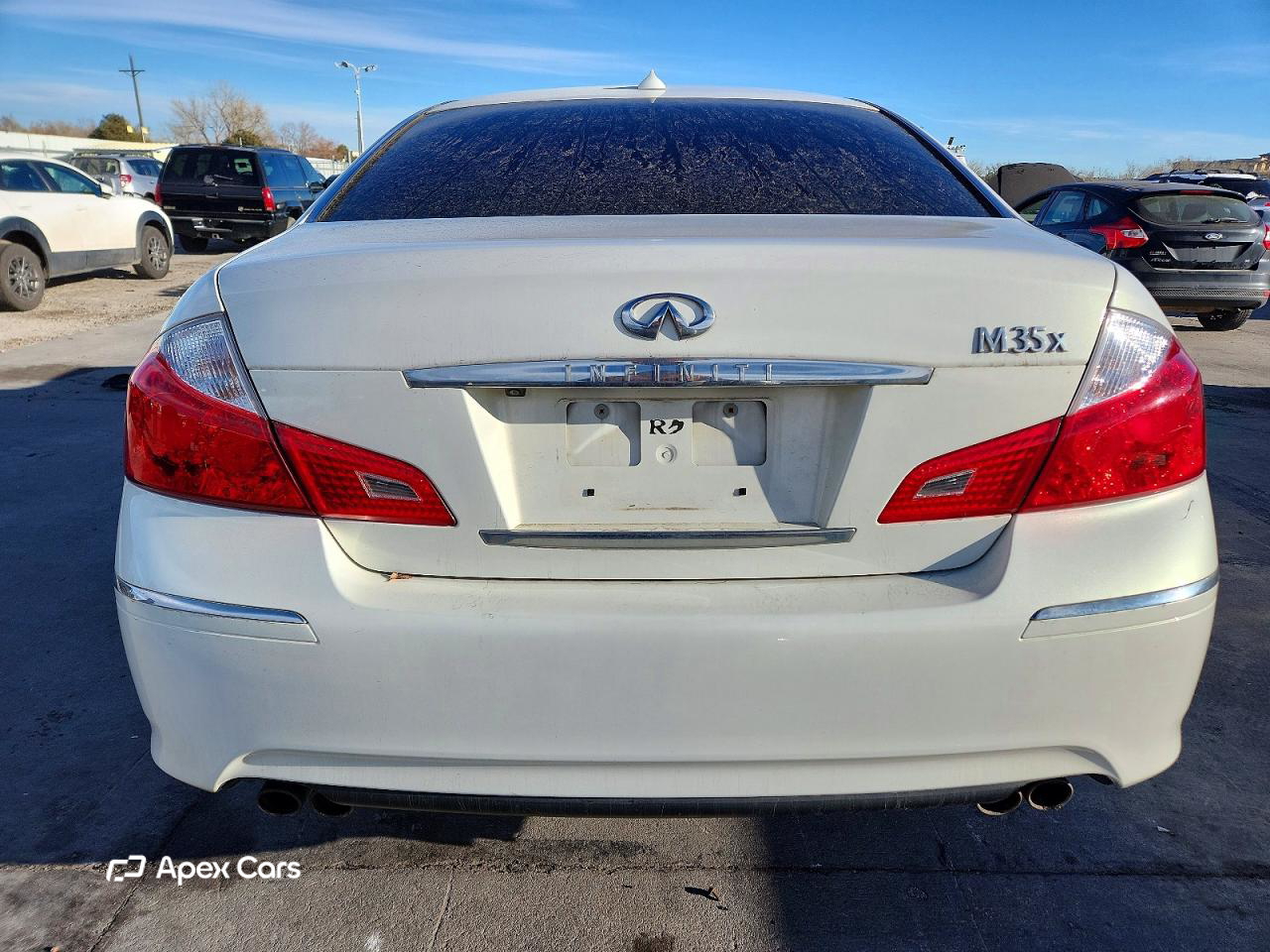 Infiniti M 2010