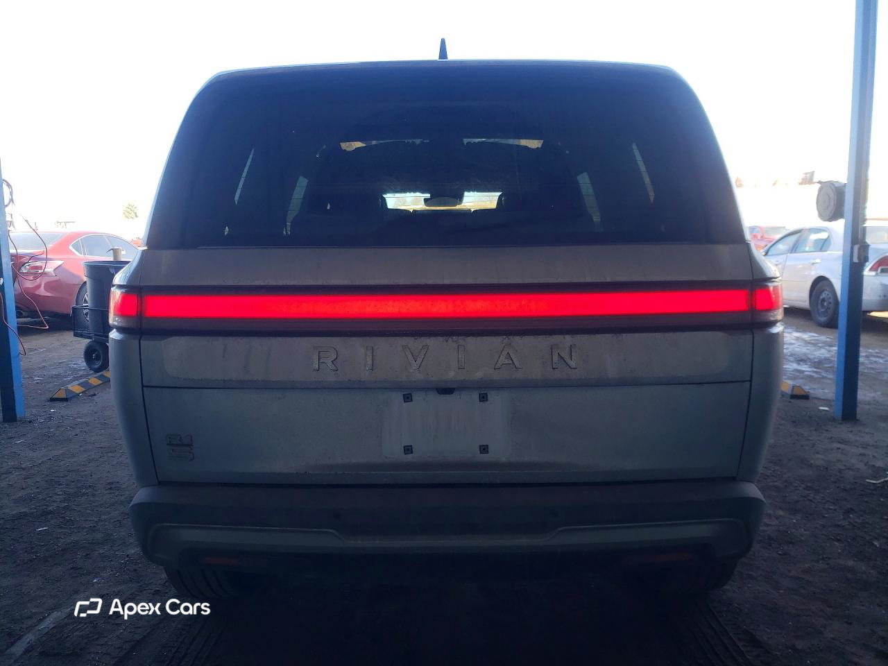 Rivian R1S 2024