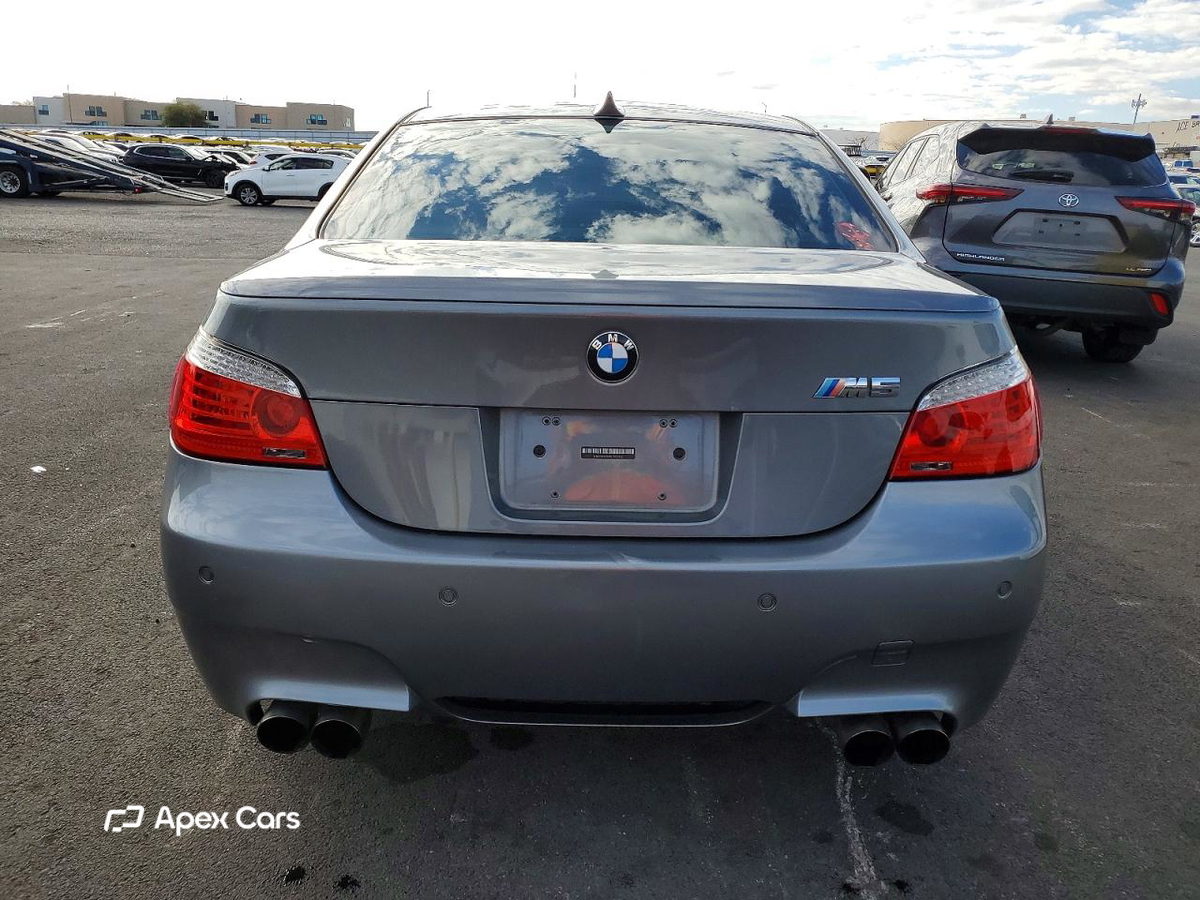 BMW M5 2008