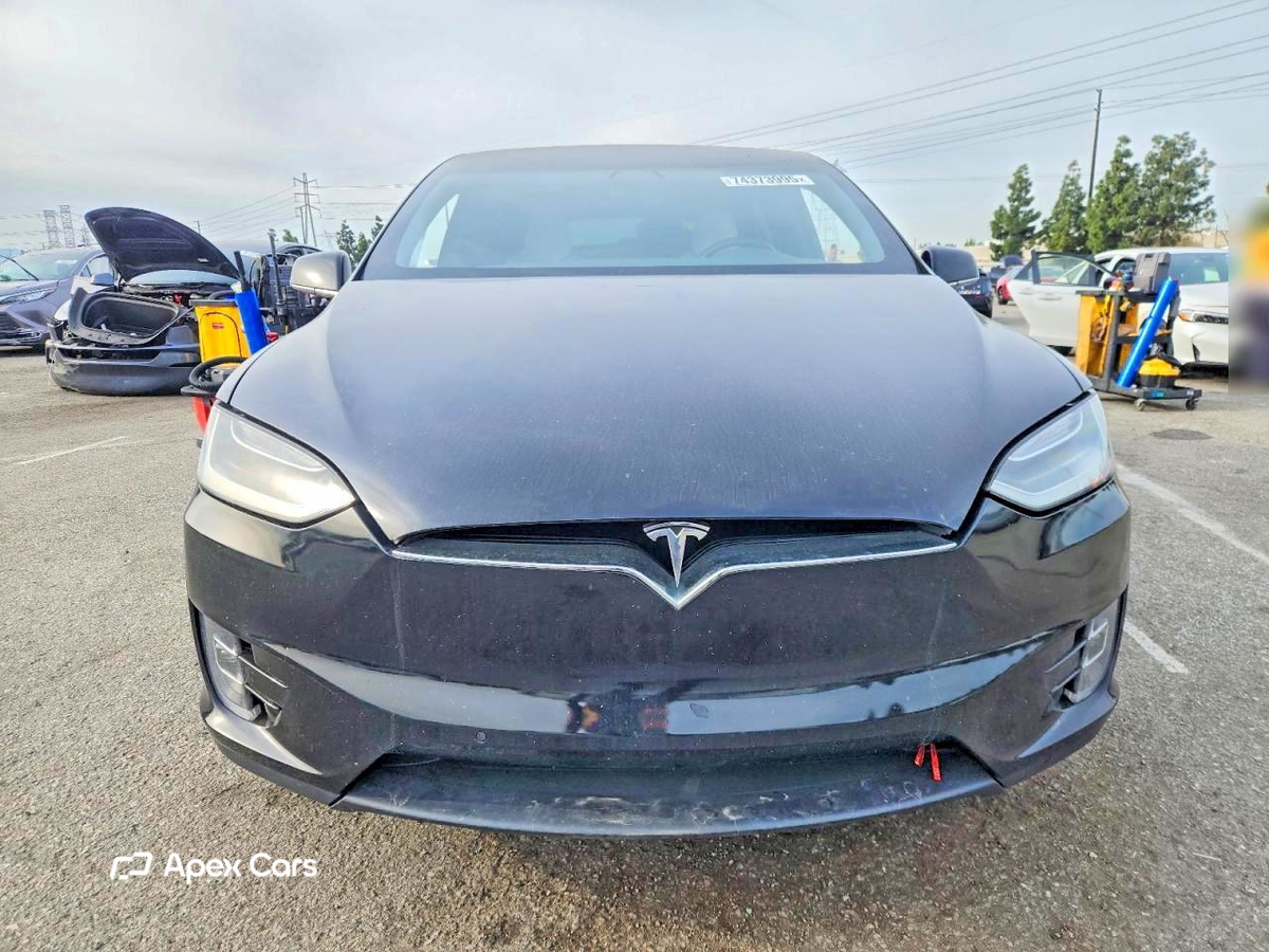 Tesla Model X 2019