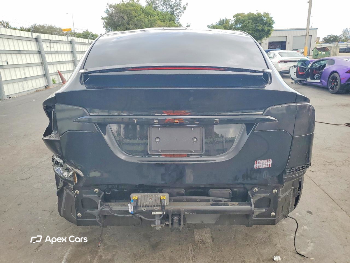 Tesla Model X 2024