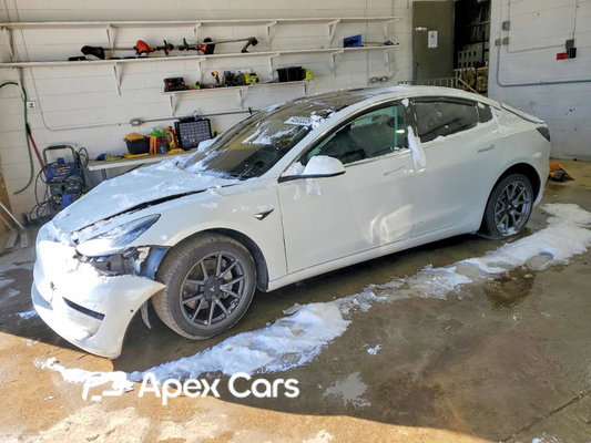 Tesla Model 3 2020 - Image 1 of 13