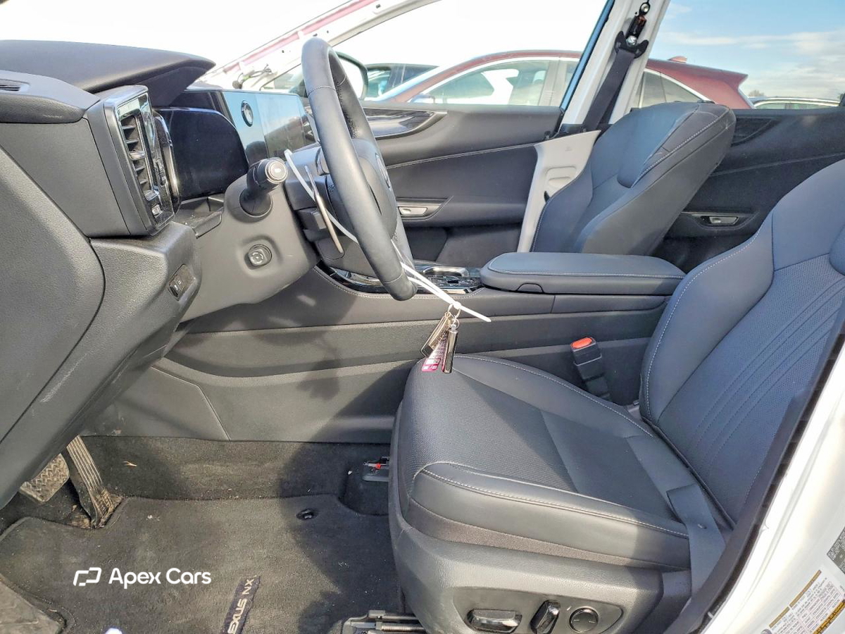 Lexus NX 2025