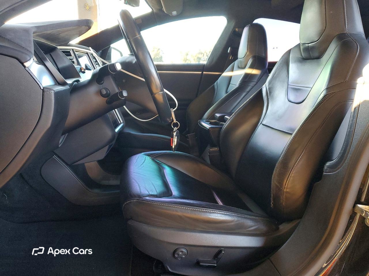 Tesla Model S 2016