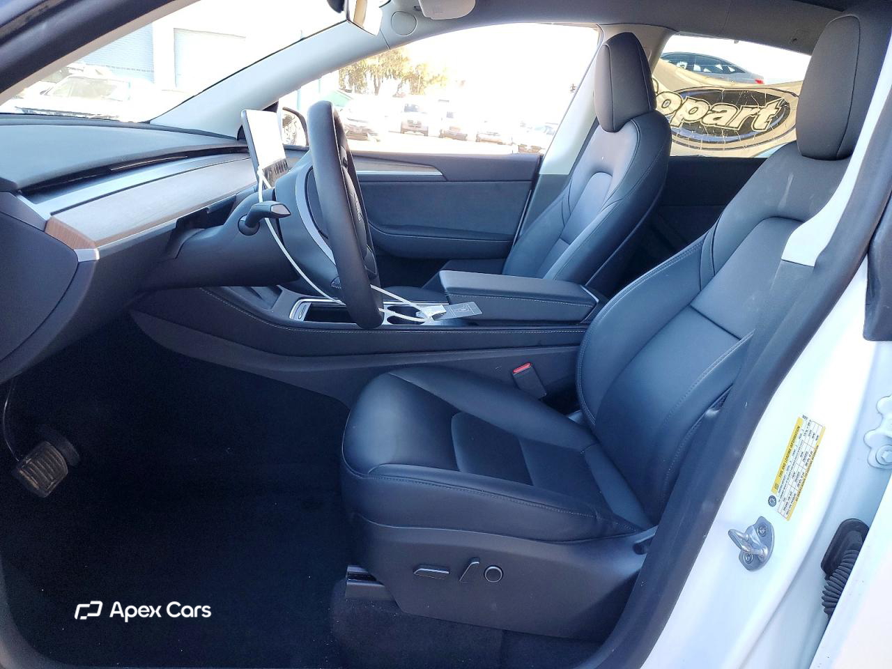 Tesla Model Y 2025
