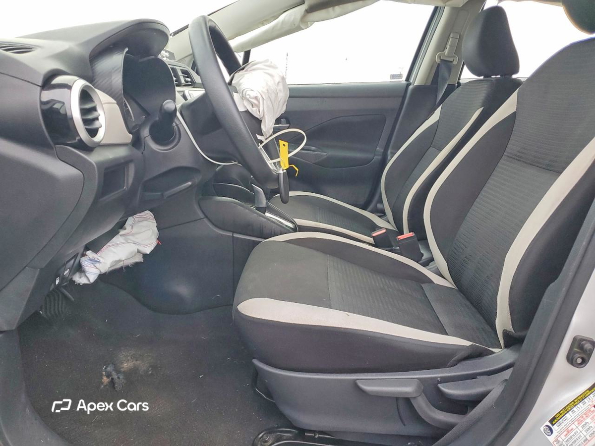 Nissan Versa 2021