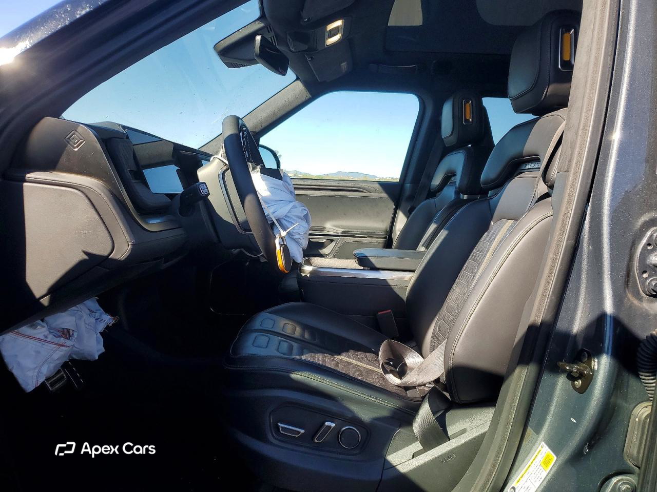 Rivian R1S 2023