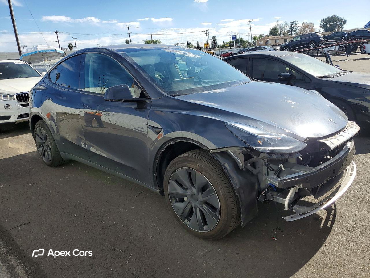 Tesla Model Y 2025