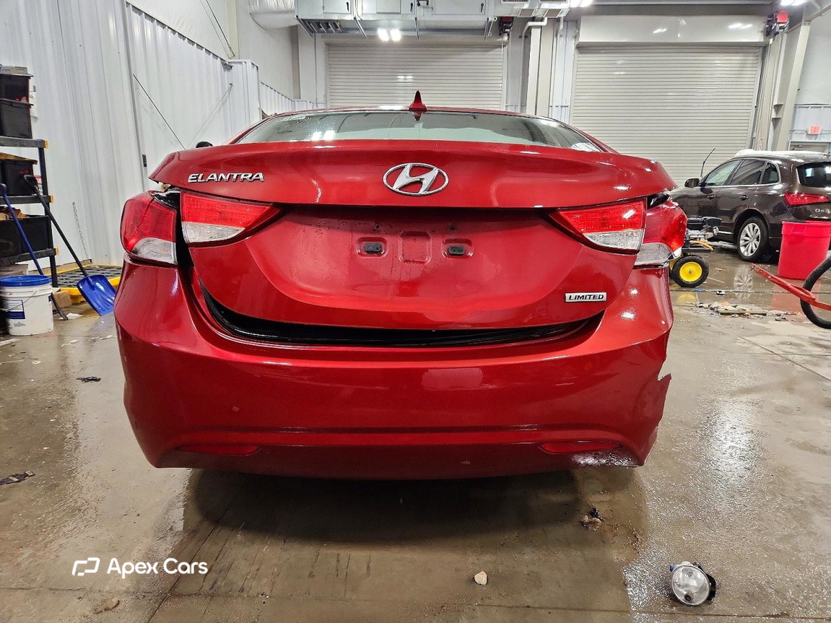 Hyundai Elantra 2012