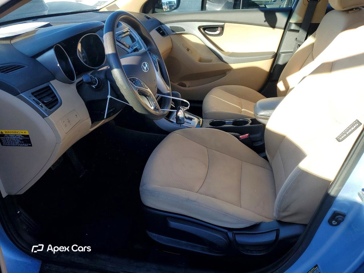 Hyundai Elantra 2012