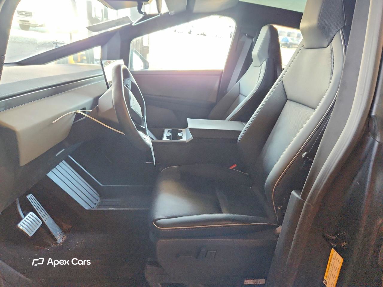 Tesla Cybertruck 2025