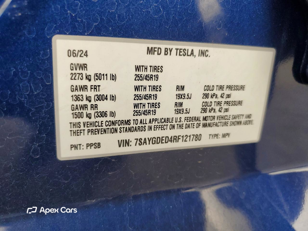 Tesla Model Y 2024