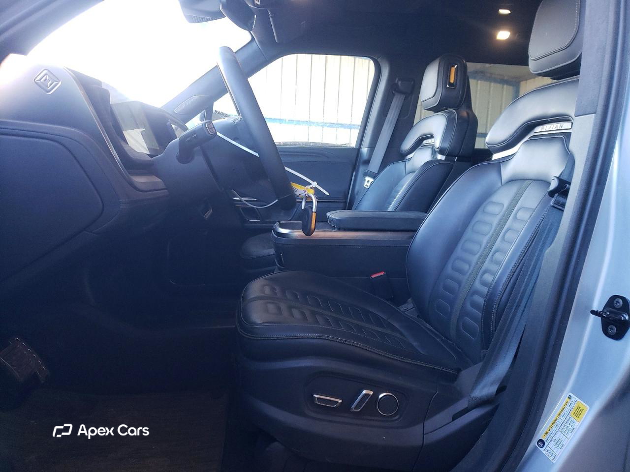Rivian R1S 2024
