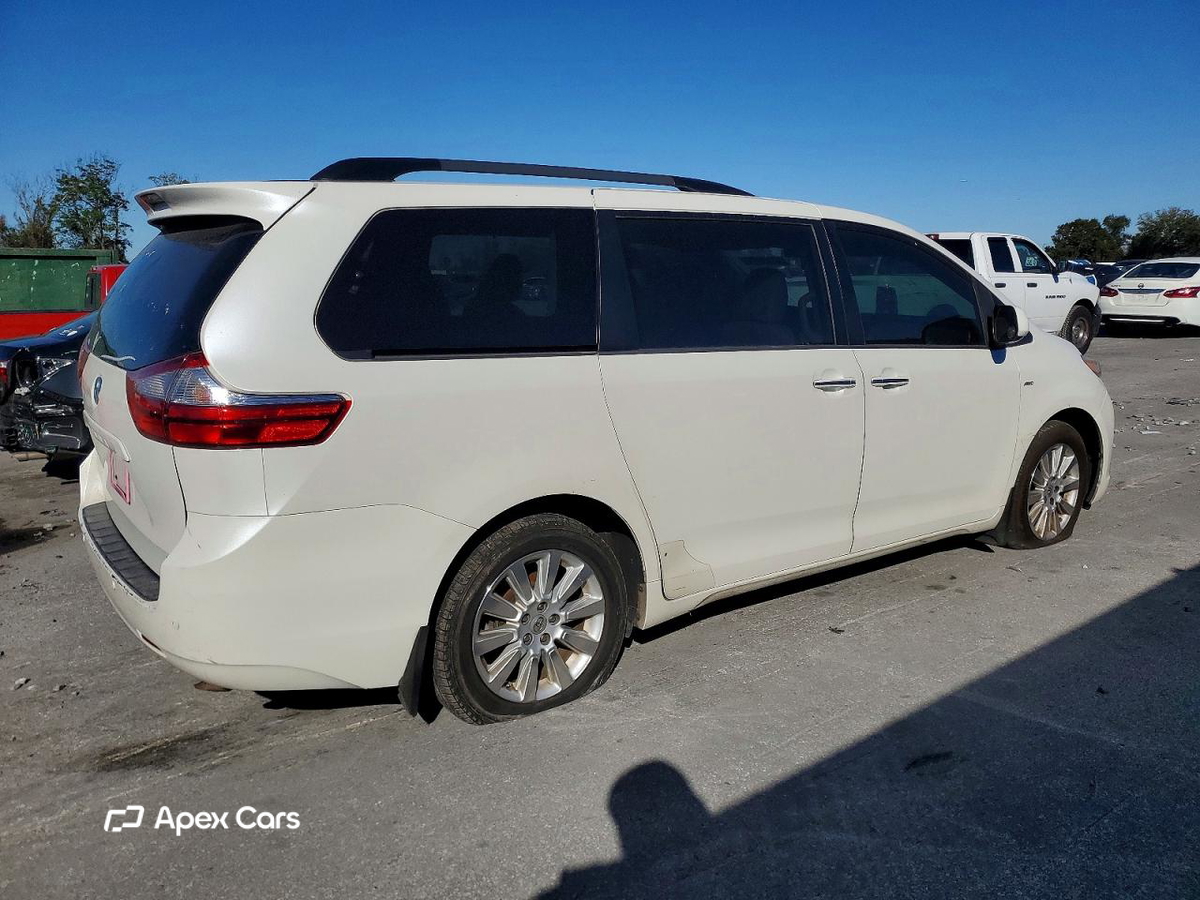 Toyota Sienna 2016