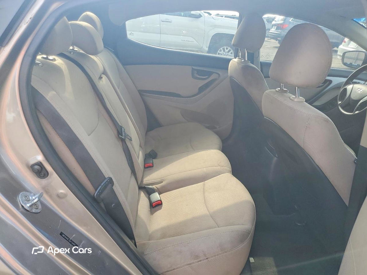 Hyundai Elantra 2016