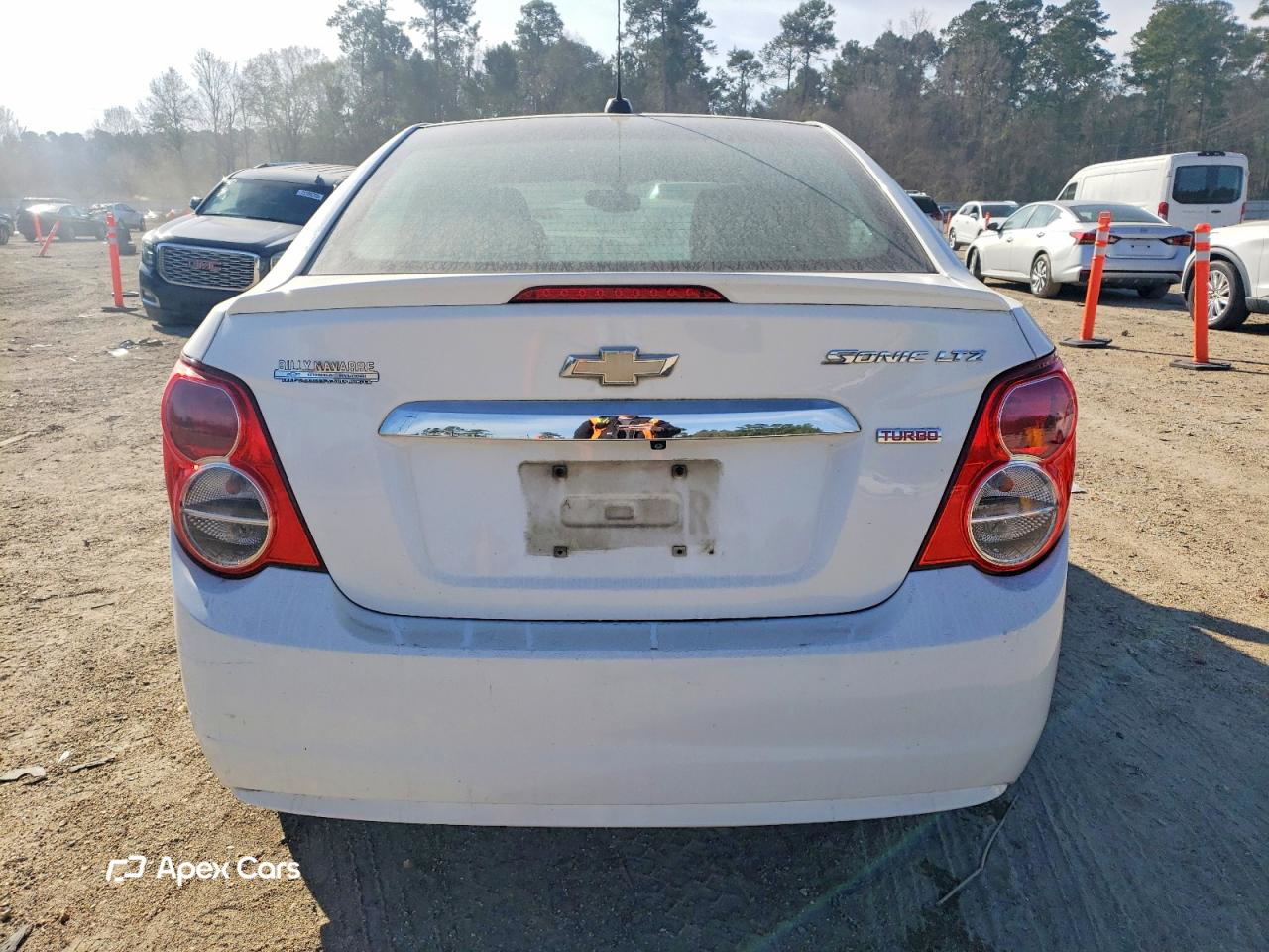 Chevrolet Sonic 2015