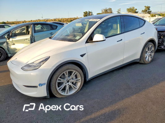 Tesla Model Y 2021 - Image 1 of 14