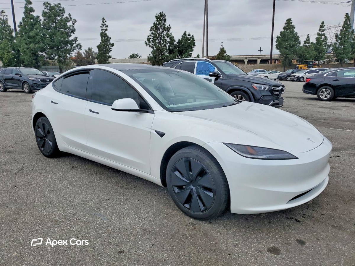Tesla Model 3 2024