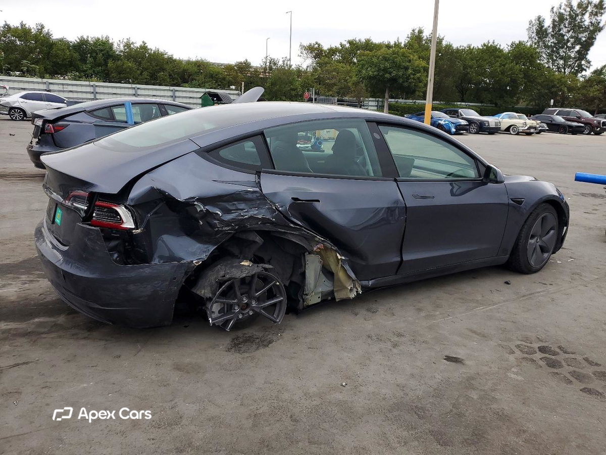 Tesla Model 3 2022