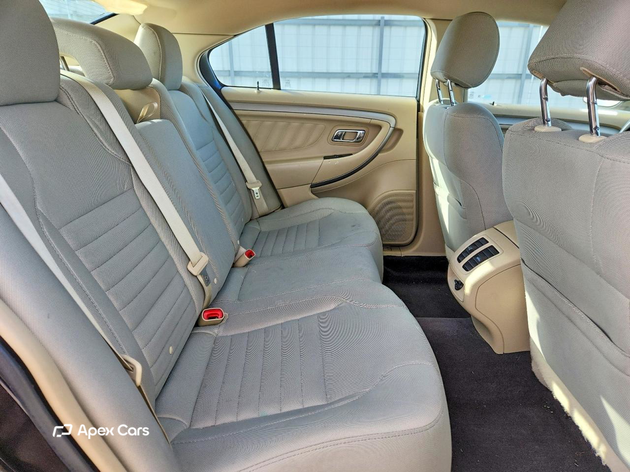 Ford Taurus 2015