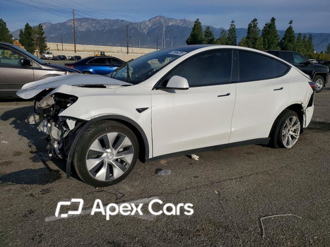 Tesla Model Y 2023 - Image 1 of 15