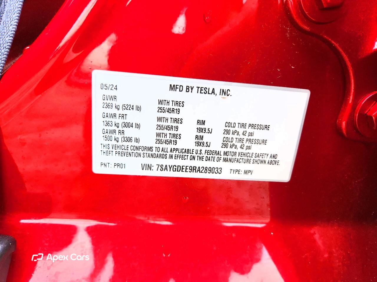 Tesla Model Y 2024