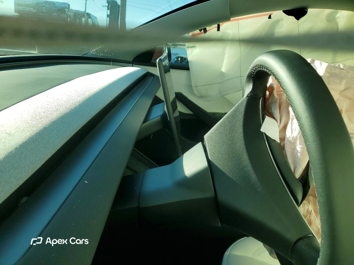 Tesla Model 3 2025