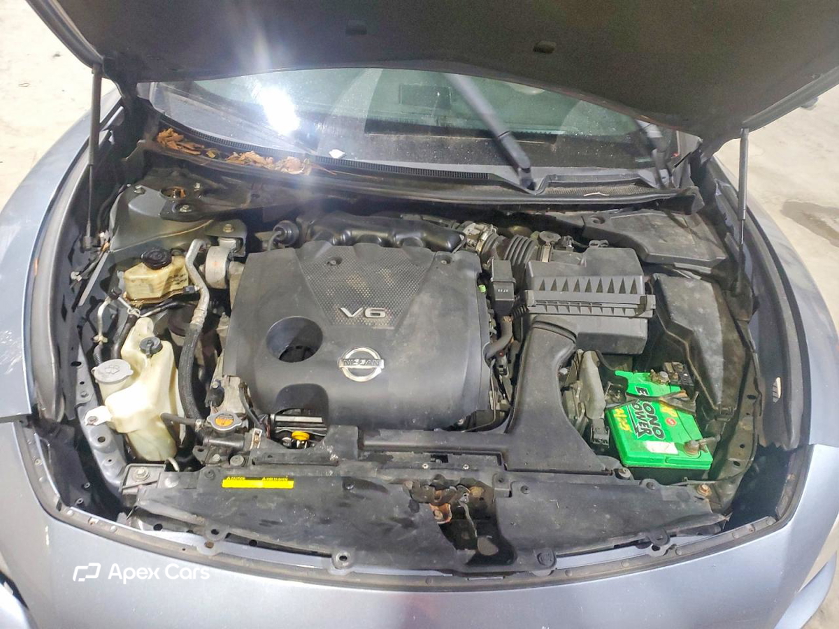 Nissan Maxima 2011