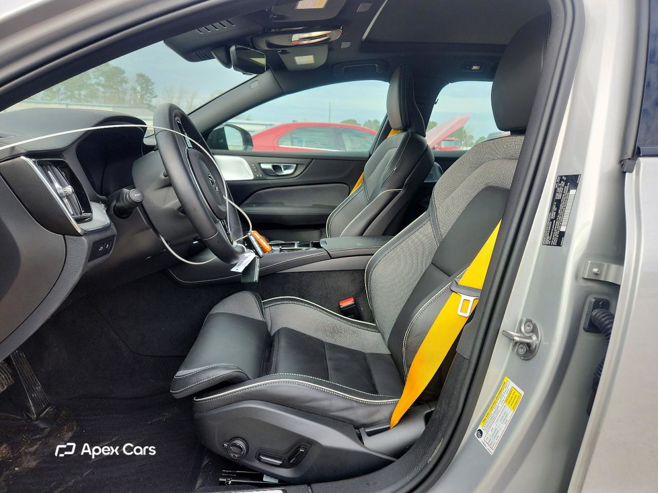Volvo V60 2025