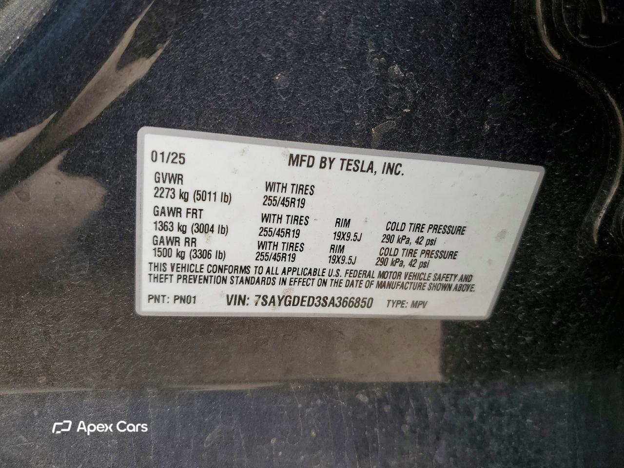 Tesla Model Y 2025