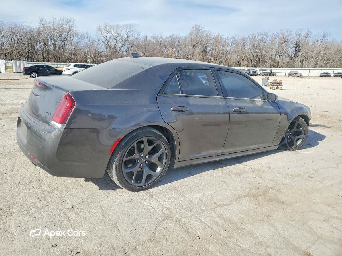 Chrysler 300 2021