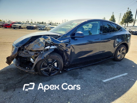 Tesla Model Y 2026 - Image 1 of 14