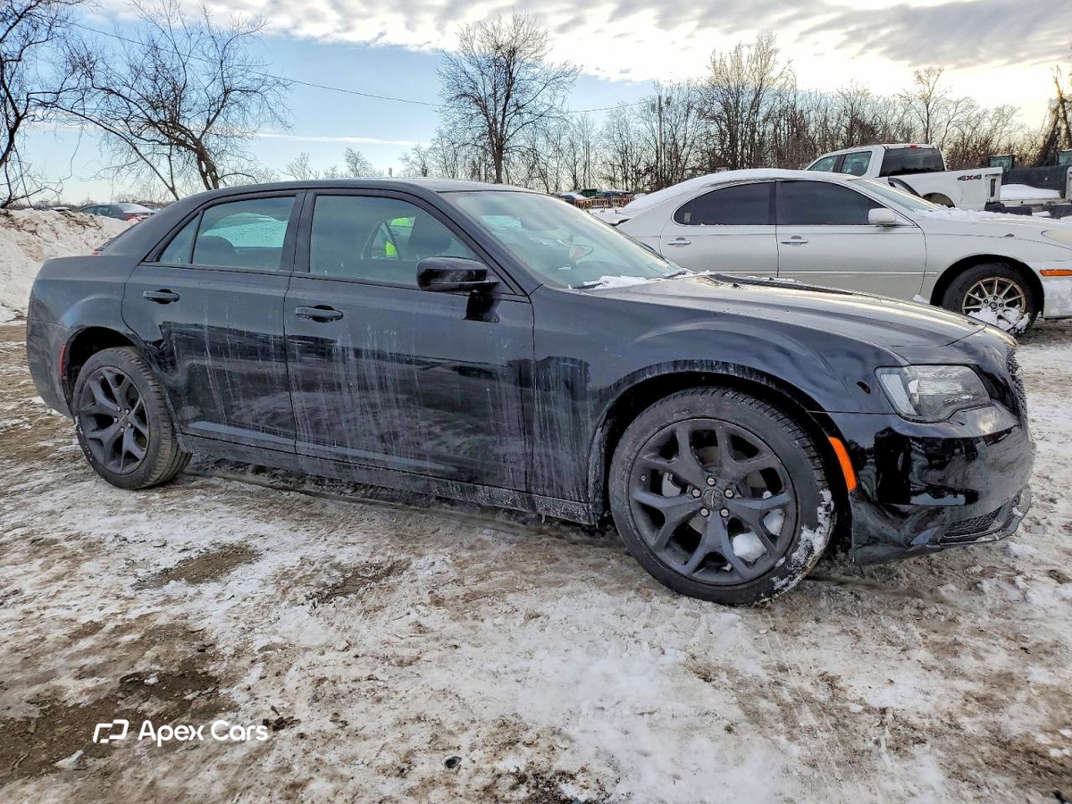 Chrysler 300 2023