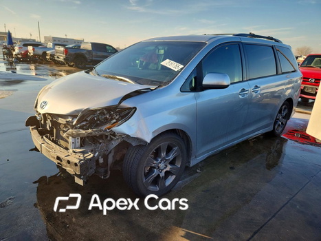 Toyota Sienna 2016 - Image 1 of 13