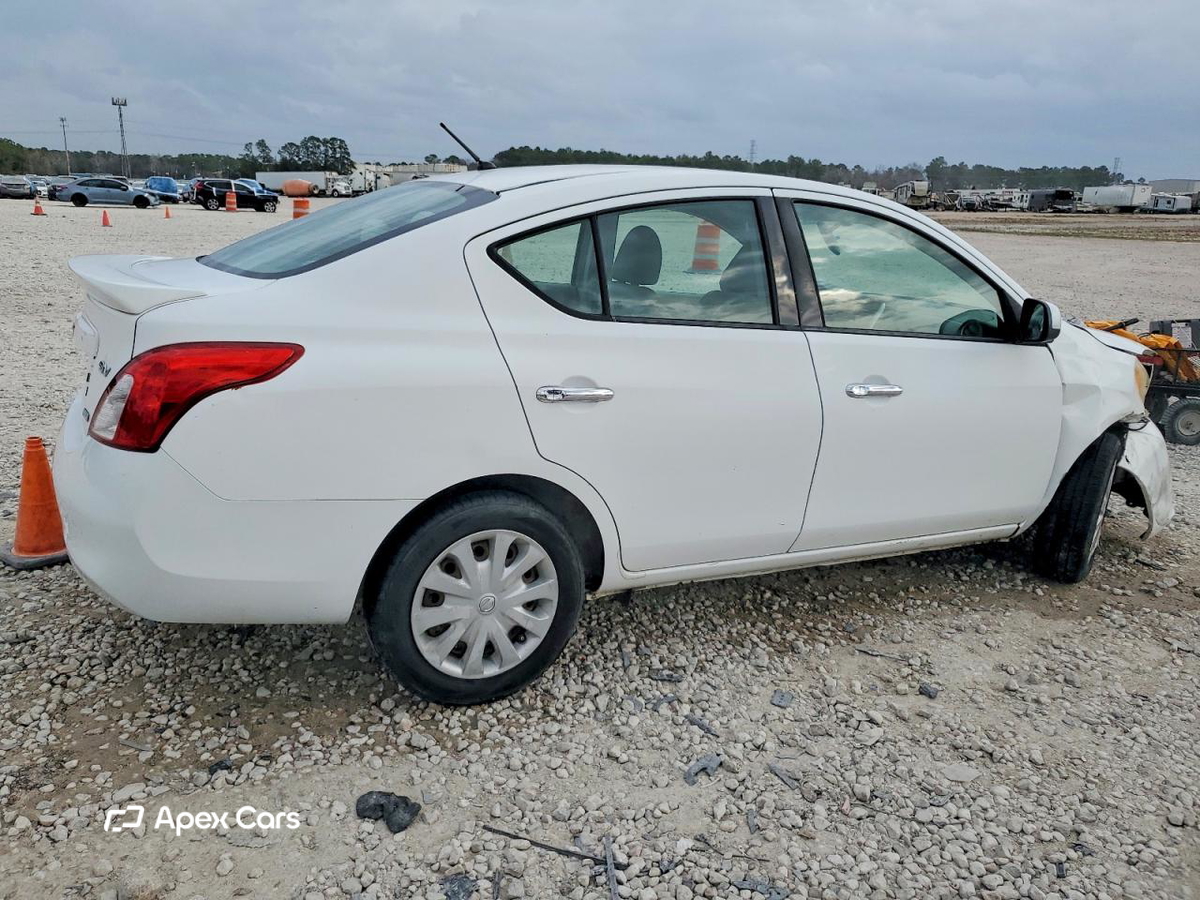 Nissan Versa 2014