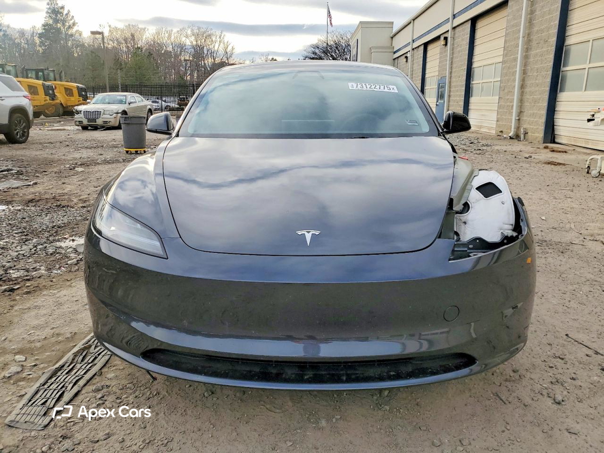 Tesla Model 3 2025