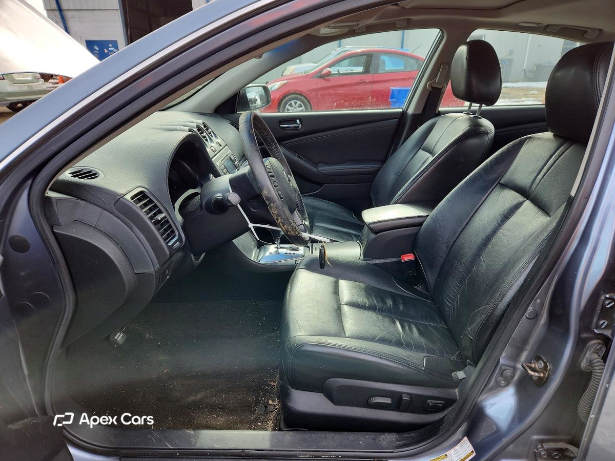 Nissan Altima 2010