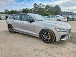 Volvo V60 2025