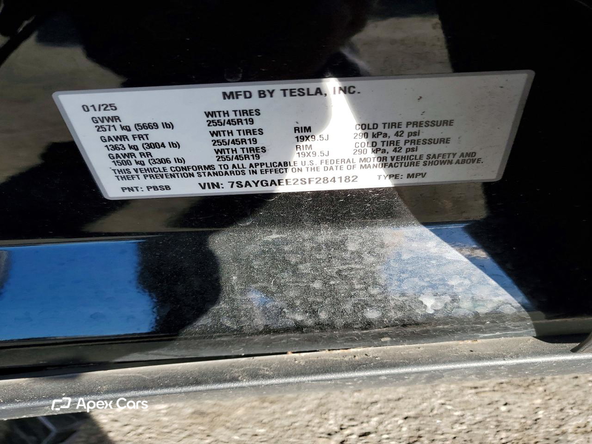 Tesla Model Y 2025